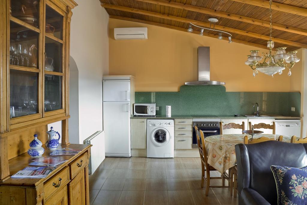Can Garriga II I III Apartment Garriguella Ngoại thất bức ảnh